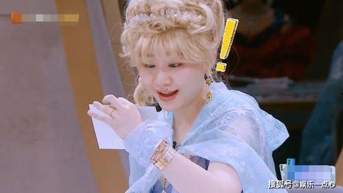 吃瓜女孩笑死了,吃瓜女孩的欢乐时光